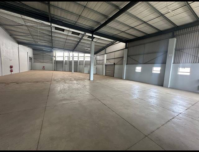 2,145M² WAREHOUSE TO LET IN COSMO BUSINESS PARK